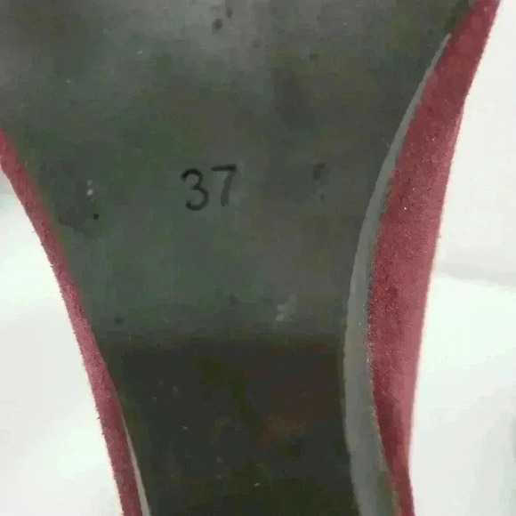 Un Tour En  Ville suede leather booties in merlot. Size 37 (6.5 US) - Picture 10 of 10